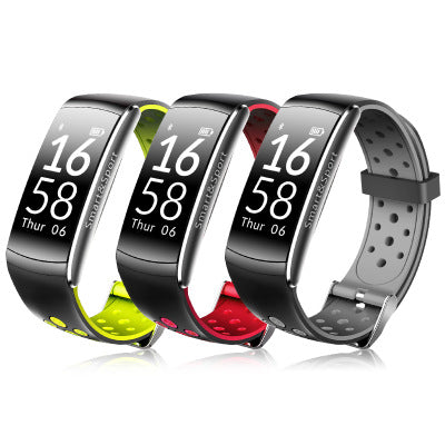 Smarte Fitness-Armbänder mit digitalem Display und verschiedenen Farben für Sport und tägliche Aktivitäten.