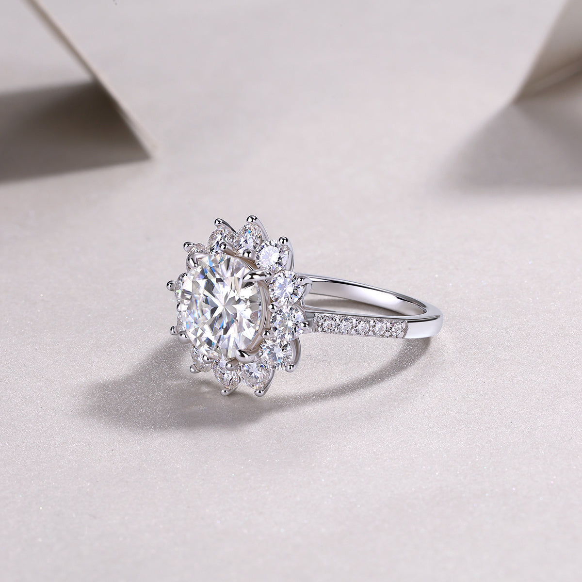 Sunflower Radiance Moissanit Ring