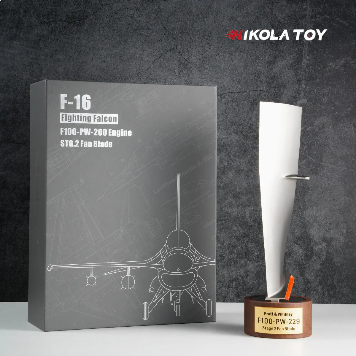 Dekoratives F16 Turbinen Modell mit hochwertigem Standfuß als stilvolle Sammlerfigur für Technik Fans