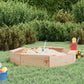 Holz Sandkasten für Kinder im Garten mit Spielsand und Zubehör für kreativen Spielspaß im Freien