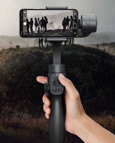 Smartphone-Gimbal mit Bildstabilisierung und ergonomischem Griff für professionelle Videoaufnahmen unterwegs