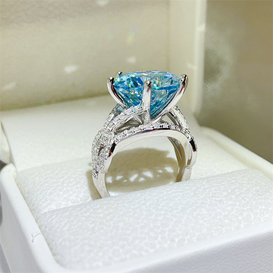 Luxus Ring „Azure Crown Moissanite“